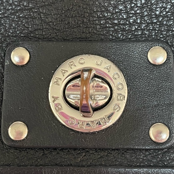 Marc by Marc Jacobs leather zip around wallet - Picture 5 of 14